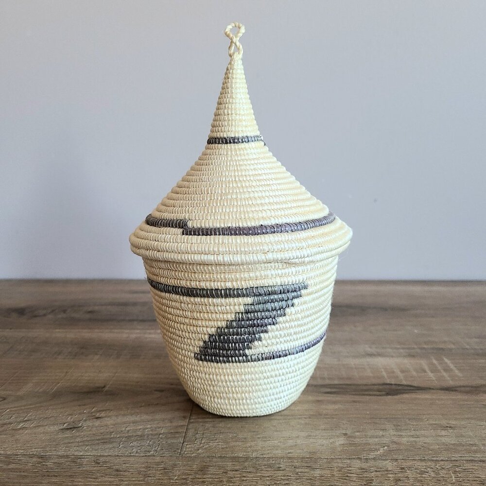 Vintage handmade Tutsi African tight woven basket with lid. 8.5'' tall with lid,